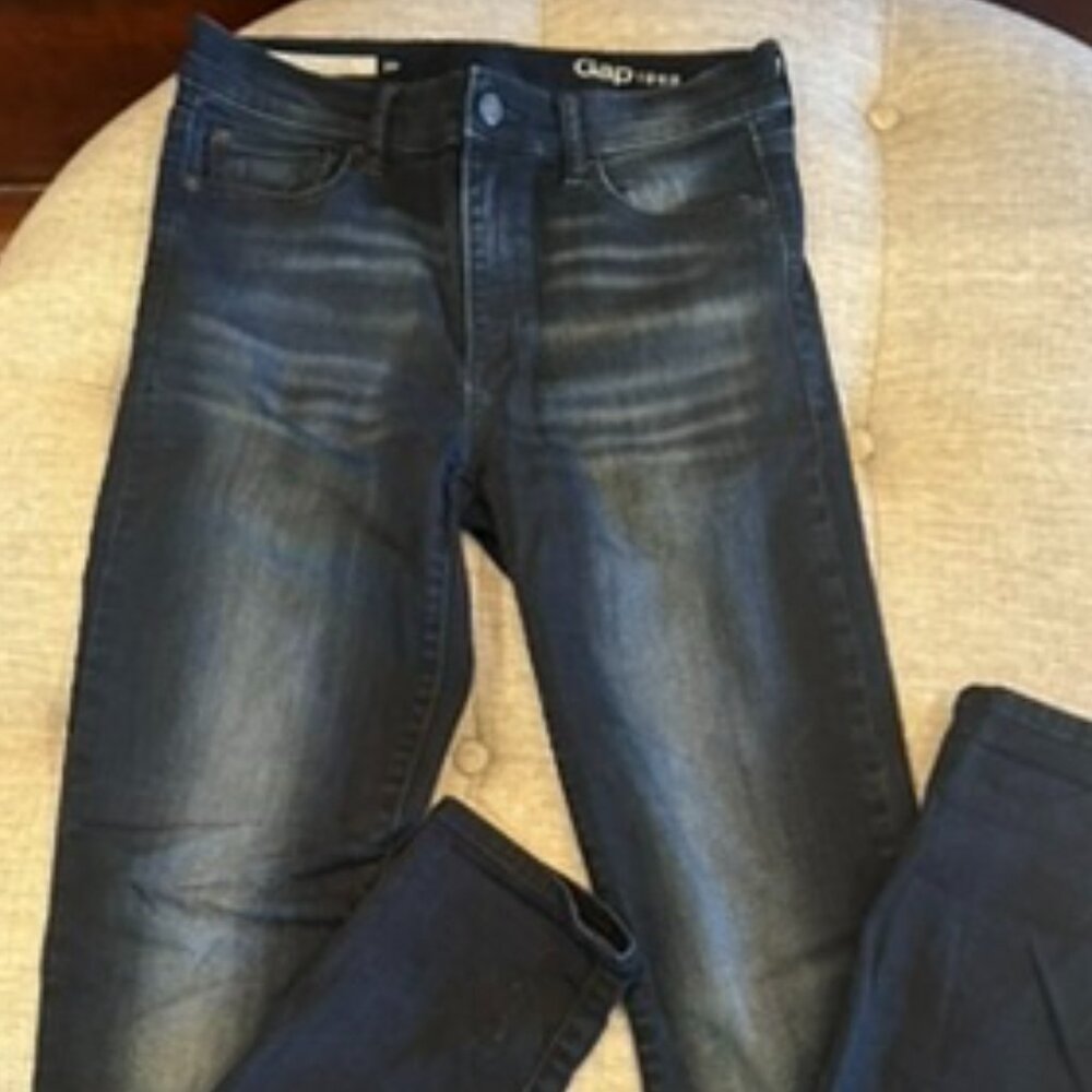 Women's GAP straight leg weathered jeans